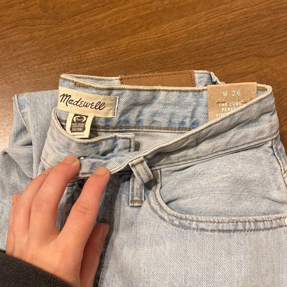 Madewell The Curvy Perfect Vintage Jean in Fitzgerald Wash* - Picture 2 of 9